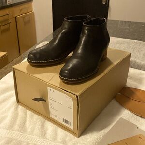 FEIT ceremonial mid heel boot size 9/39 black
